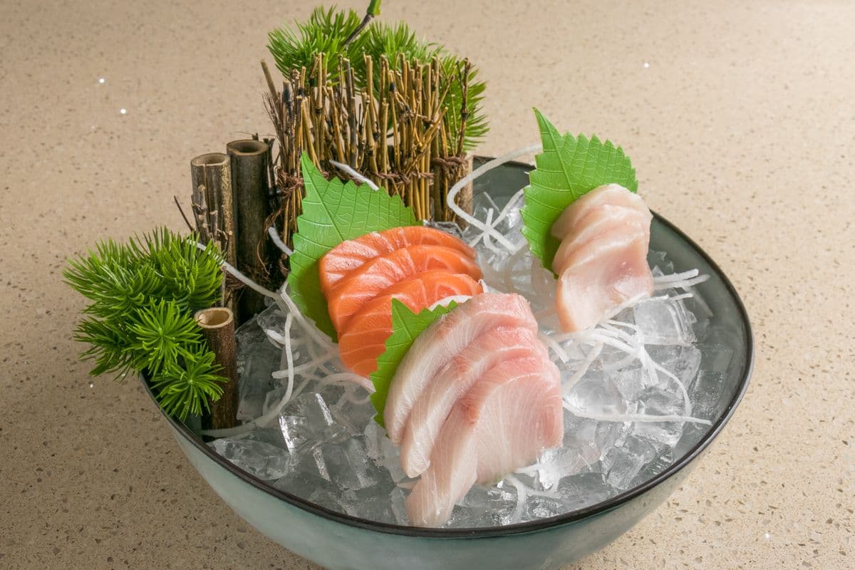 Salmon Sashimi (1 pc)