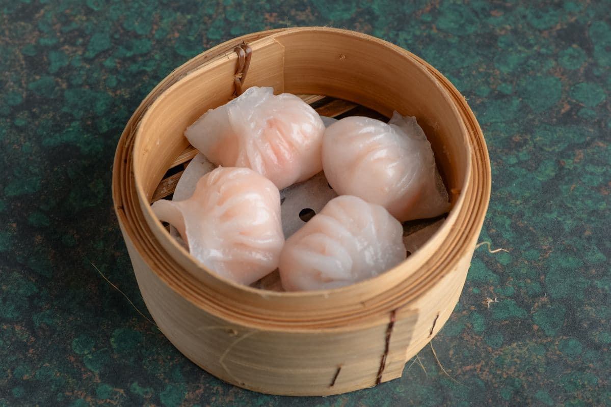 J2. Steamed Shrimp Dumplings (Har Kow) (4 pcs)