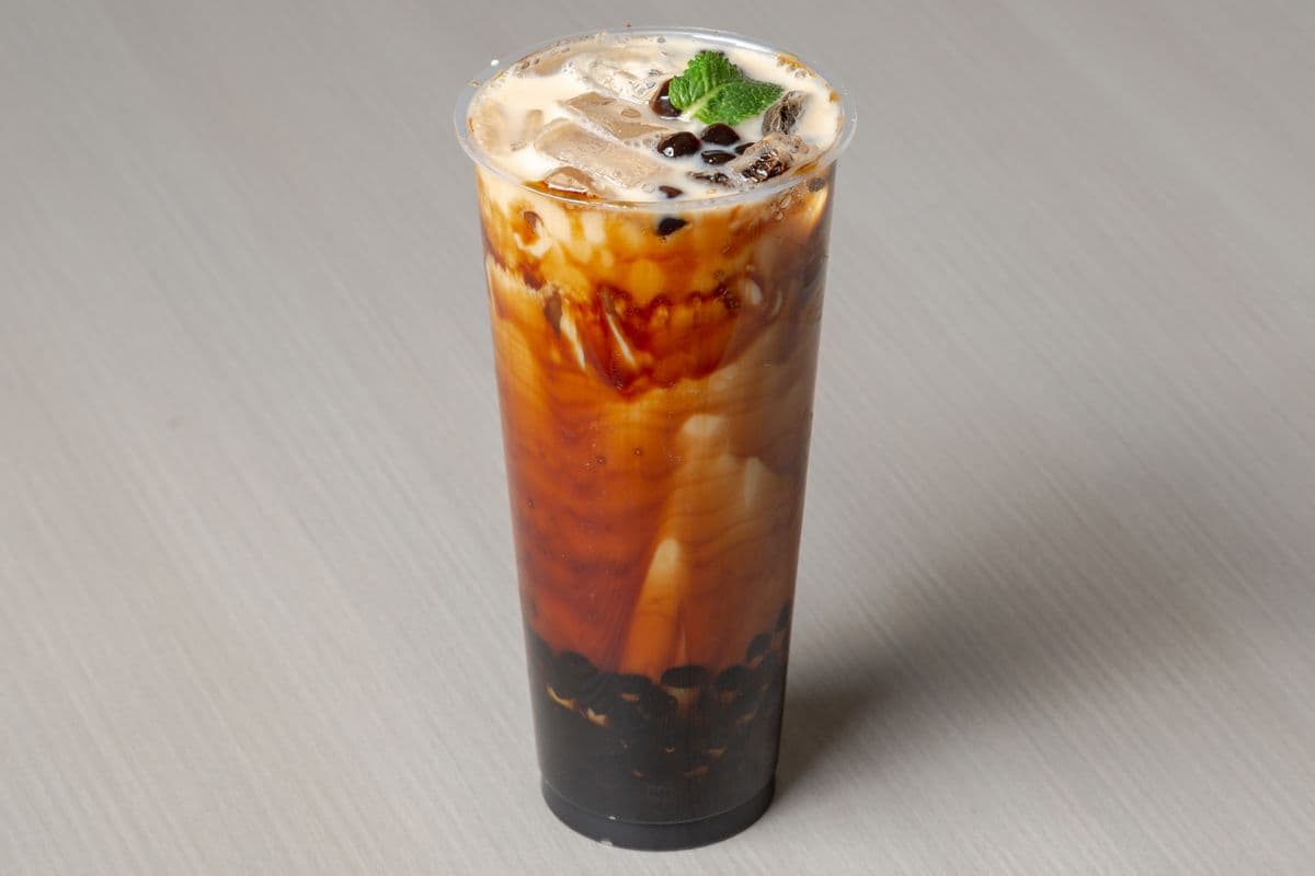 Iced Brown Sugar Tapioca Latte 冰黑糖珍珠鲜奶 (20oz)