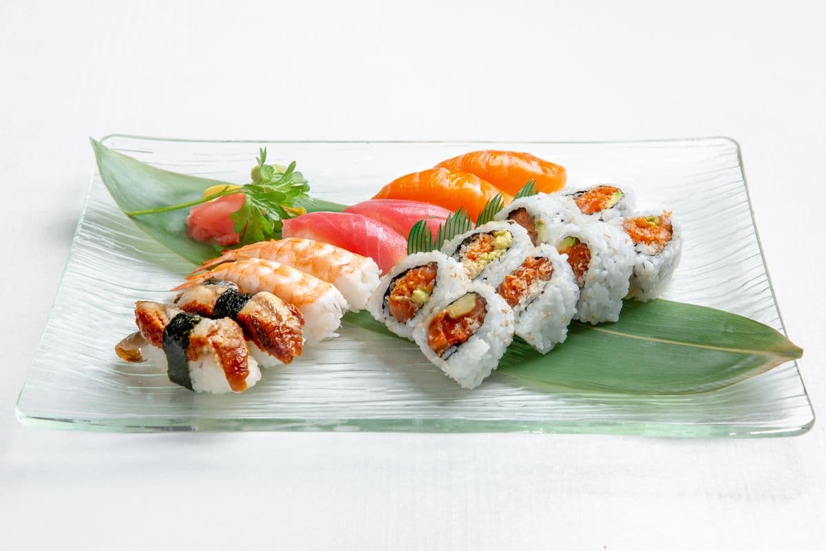 161. Sushi D Combo (16 pcs)