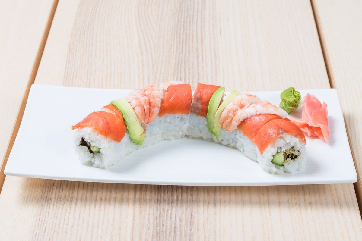 Rainbow Roll (8 pcs)