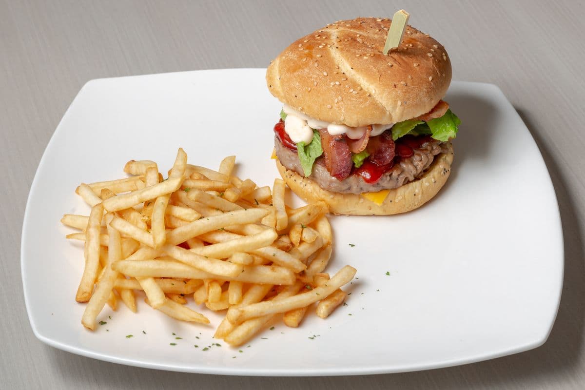 100% Angus Beef Burger 安格斯牛肉汉堡