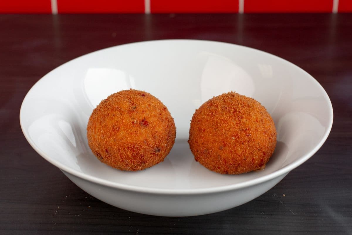 Homemade Rice Balls (2 pcs)