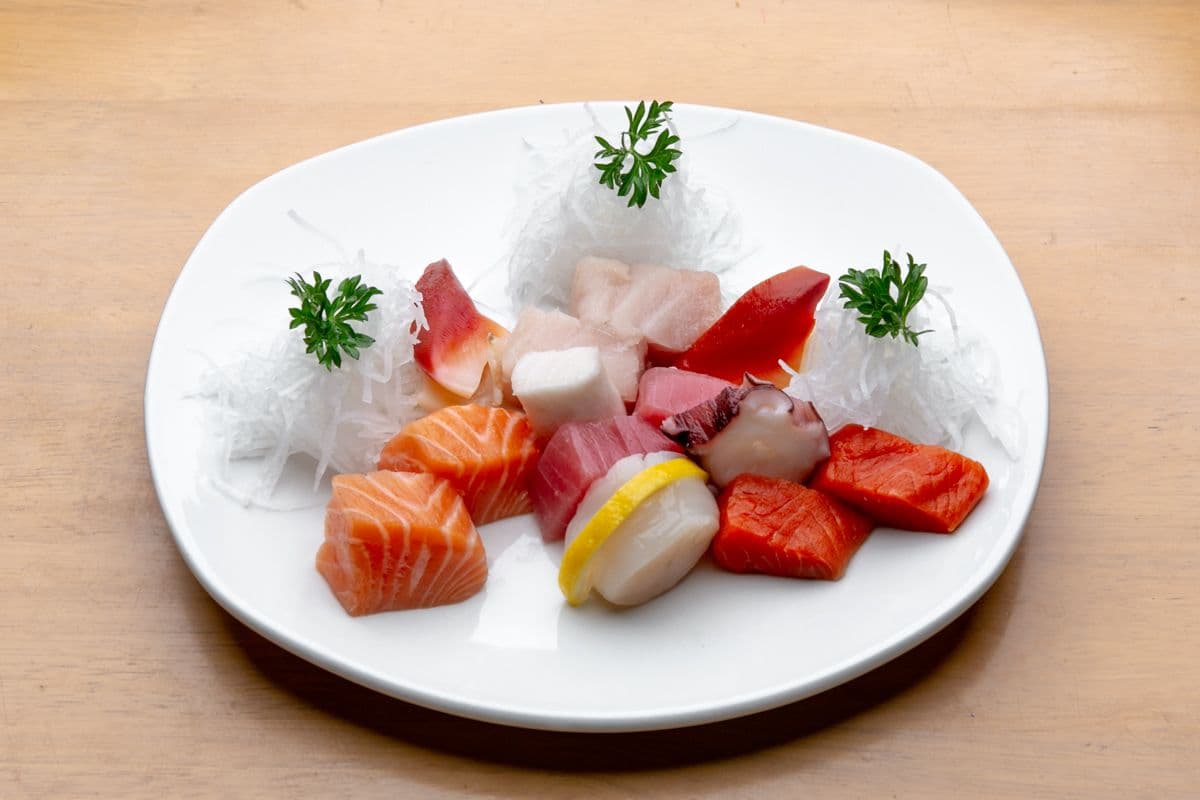 Special Sashimi (12 pcs)