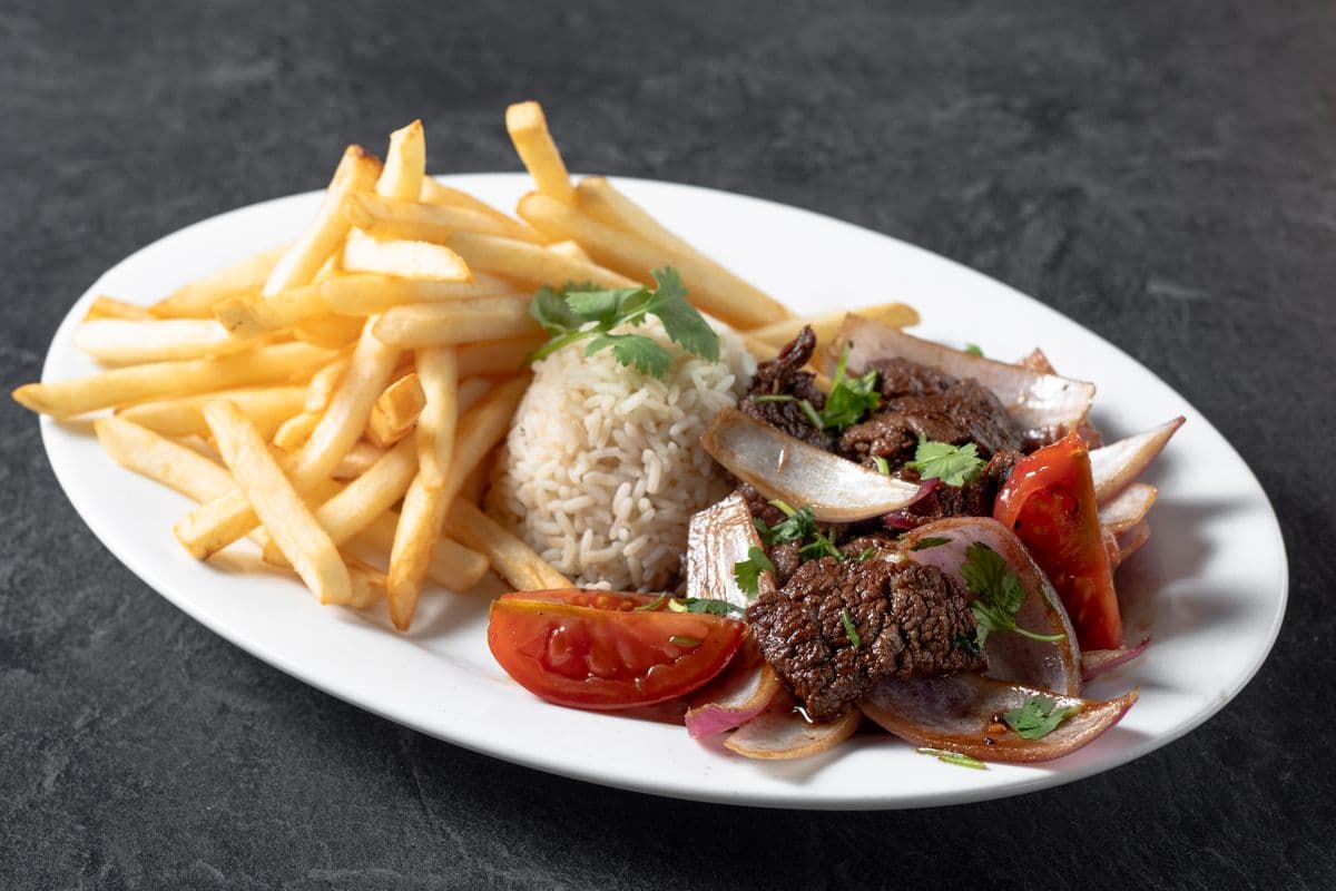 Lomo Saltado (8oz)