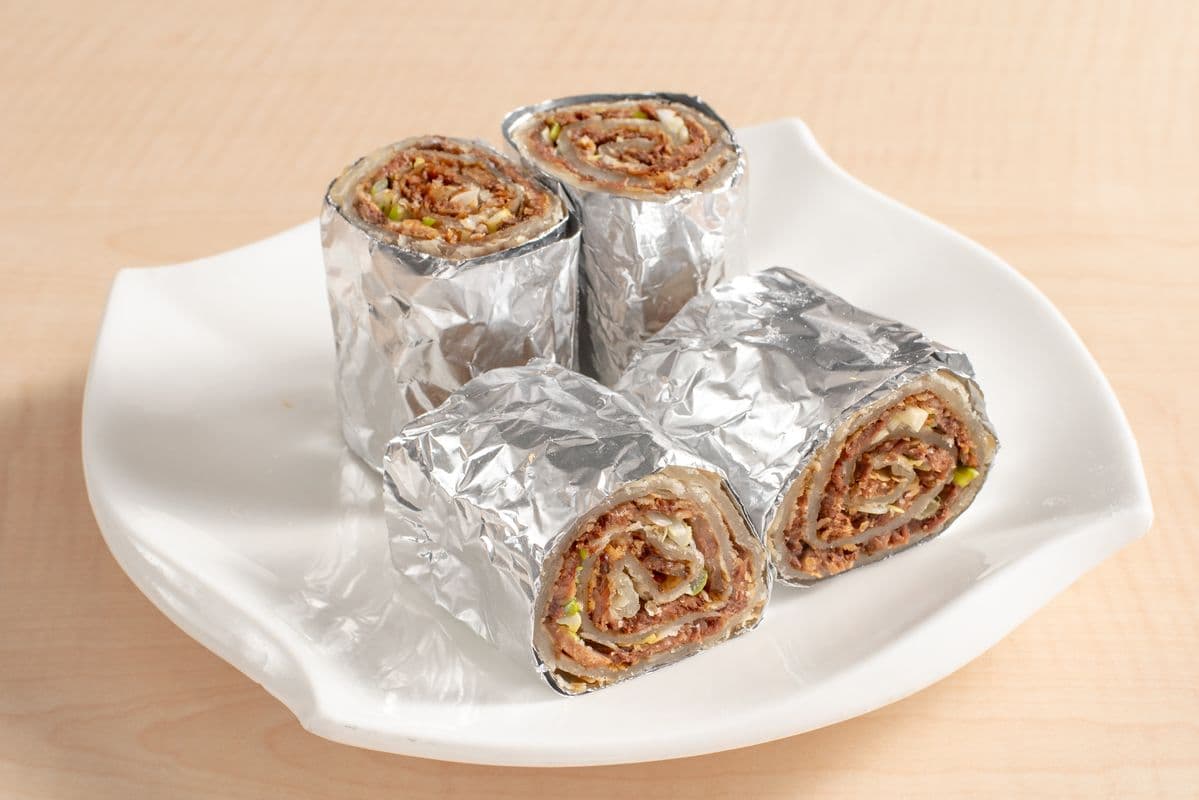 30. Stewed Beef Pancake Wrap大餅卷牛肉