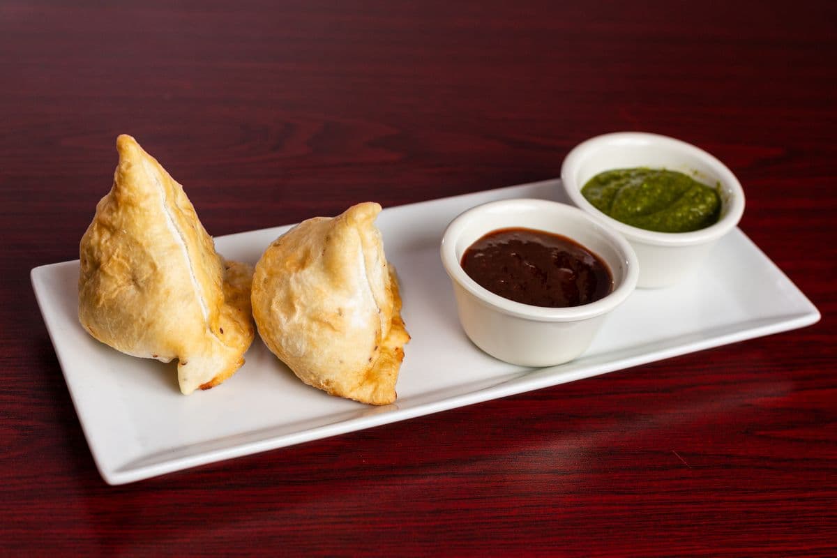 Samosa (2 pcs) with Dip