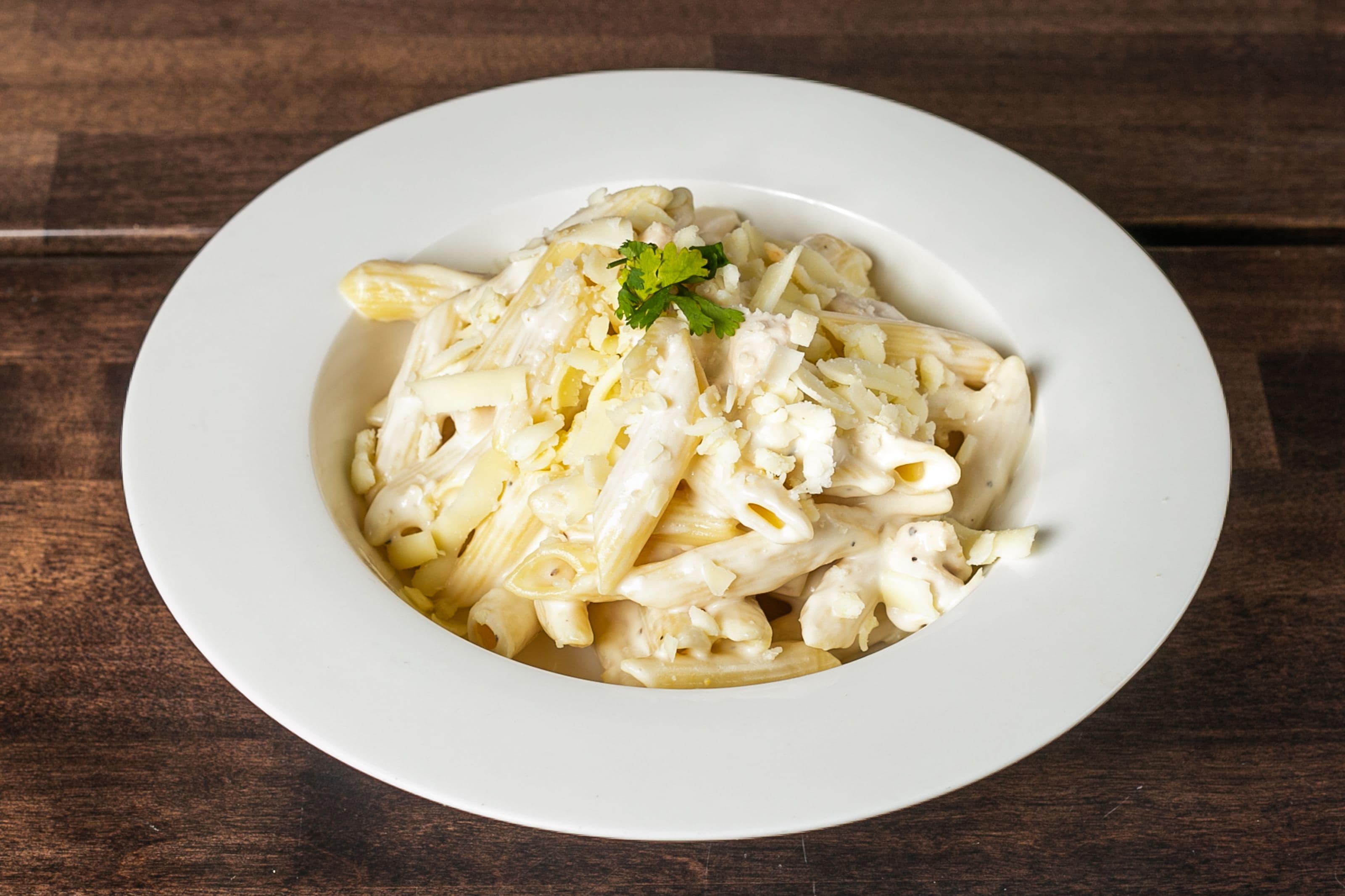 Juicy Grilled Chicken Alfredo Pasta