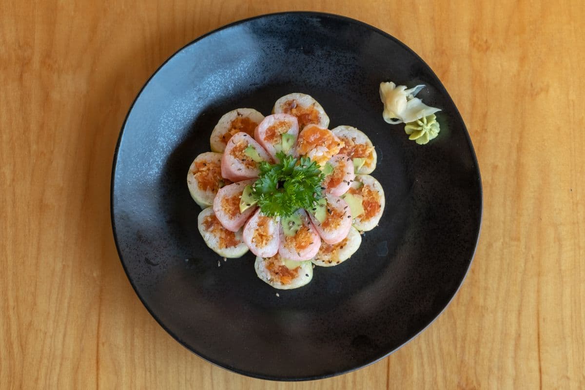 Blue Mountain Roll (10 pcs)