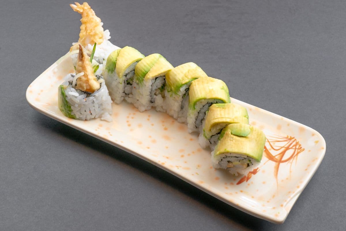133. Green Dragon Roll (8 pcs)