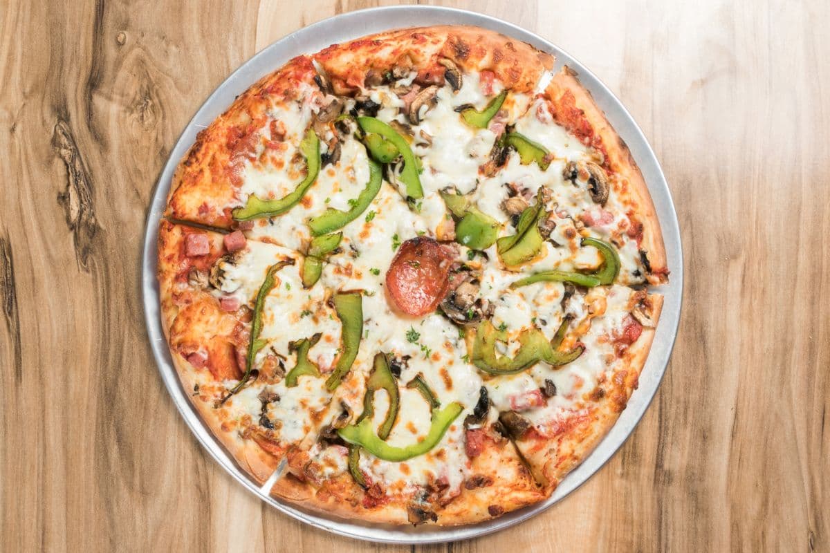 Pizza large toute garnie / Large All Dressed Pizza