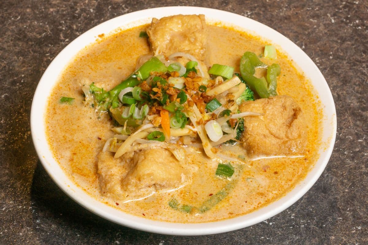 VG3. Spicy Peanut Soup with Tofu, Vegetables, and Noodles