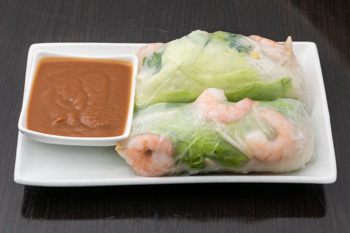 8. Rouleaux printaniers vietnamiens froids (2 mcx) / Cold Vietnamese Spring Rolls (2 pcs)