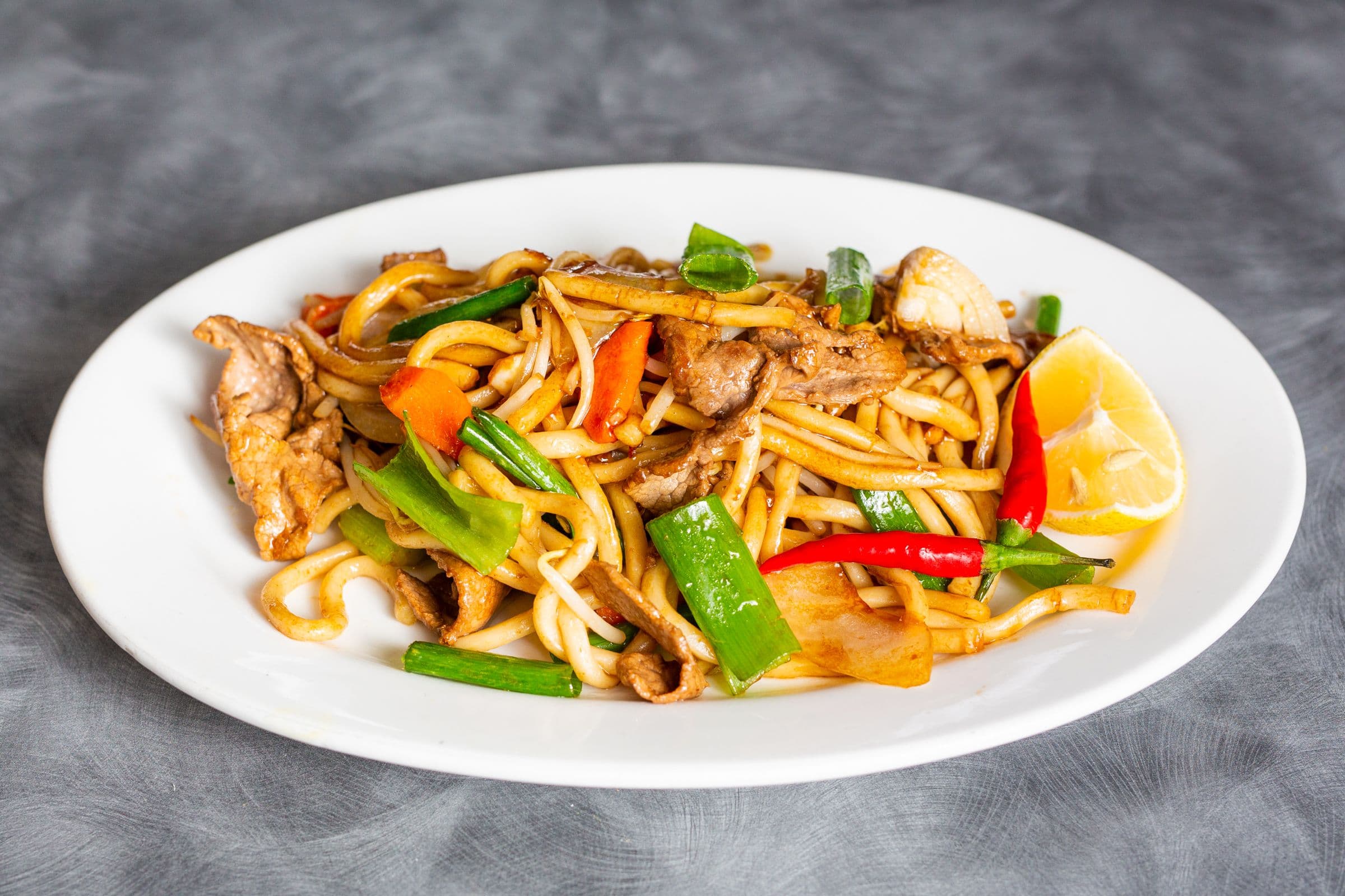 Shanghai Stir-Fried Noodles with Beef and Vegetables