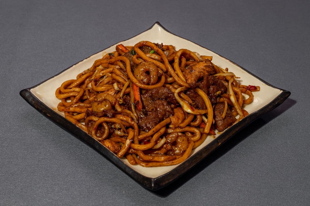 N16. House Special Shanghai Noodles