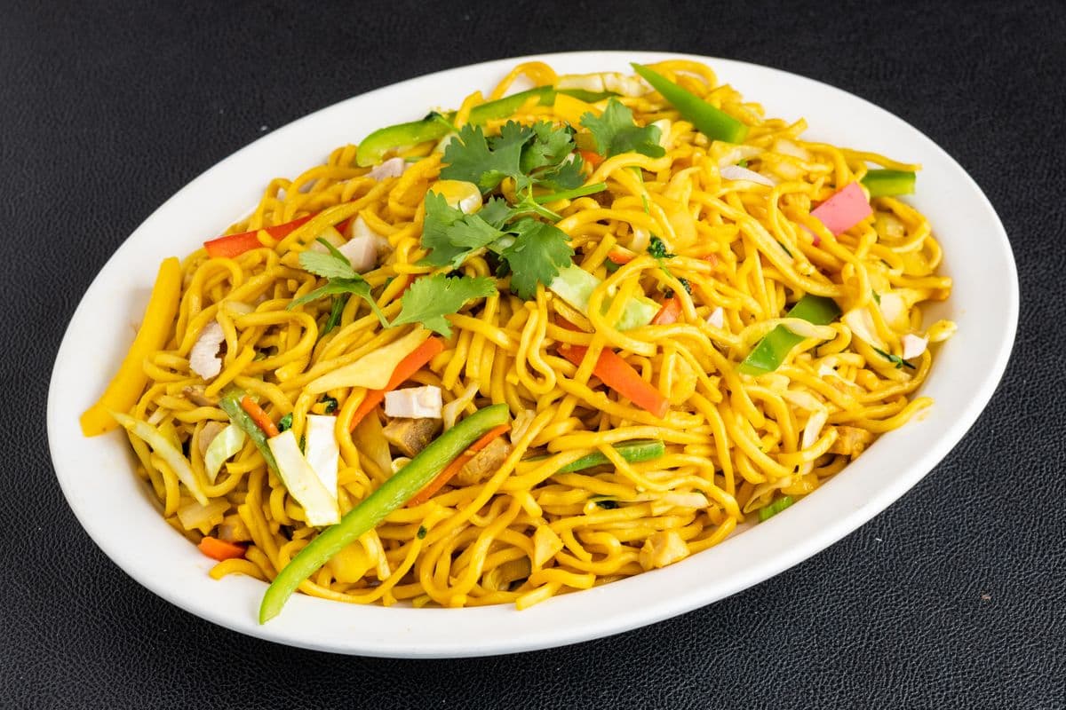 Hakka Chicken Chow Mein