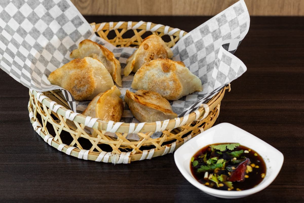 Vegetable Dumplings (6 pcs)