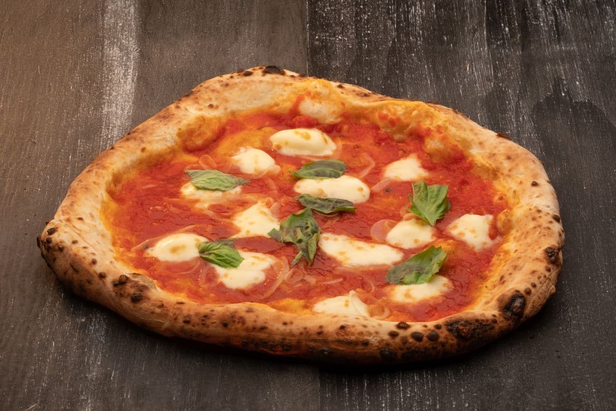 Margherita Pizza (12") (740 Cal)