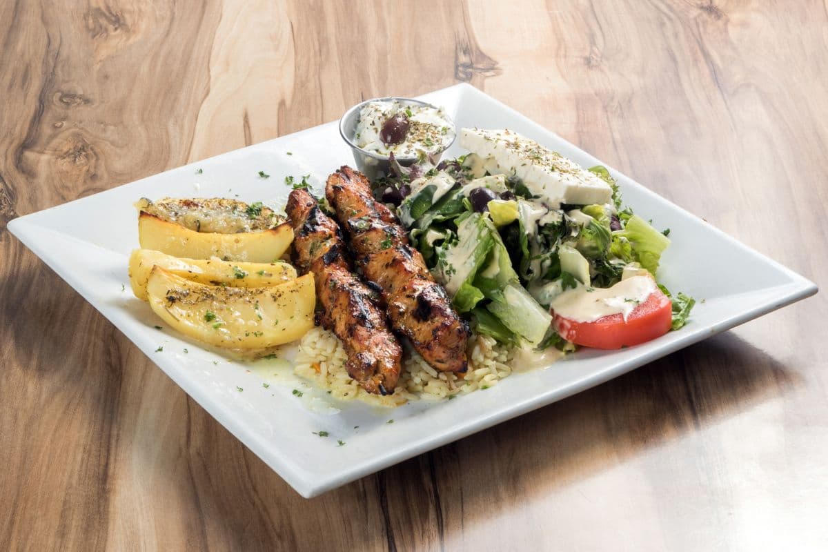 Assiette de souvlaki au porc / Pork Souvlaki Plate