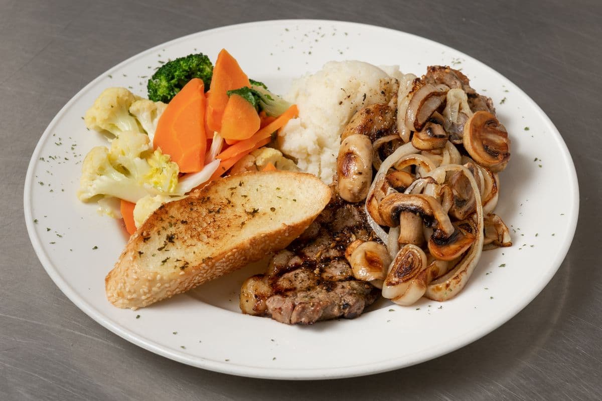 Striploin Steak Dinner (8 oz)
