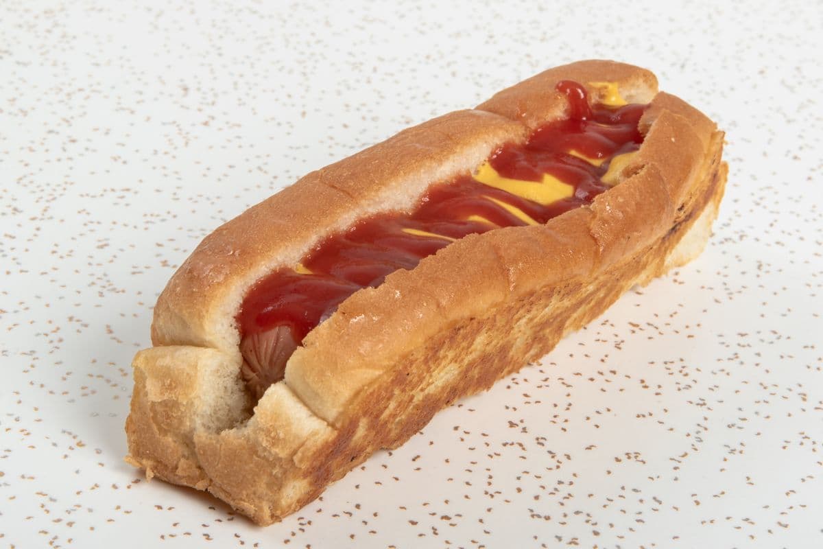 Hot dog grillé