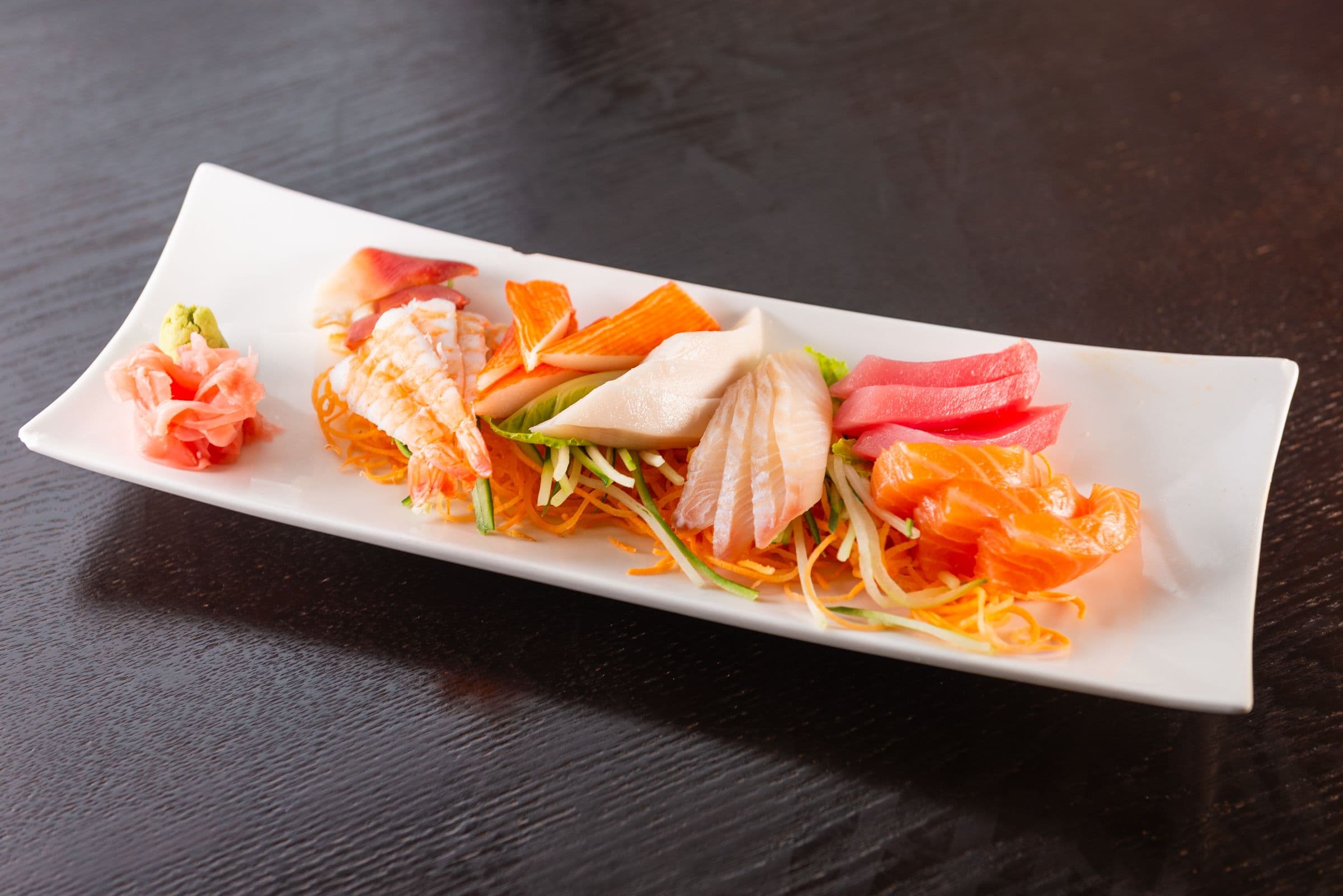 69. Sashimi Deluxe (18 pcs)