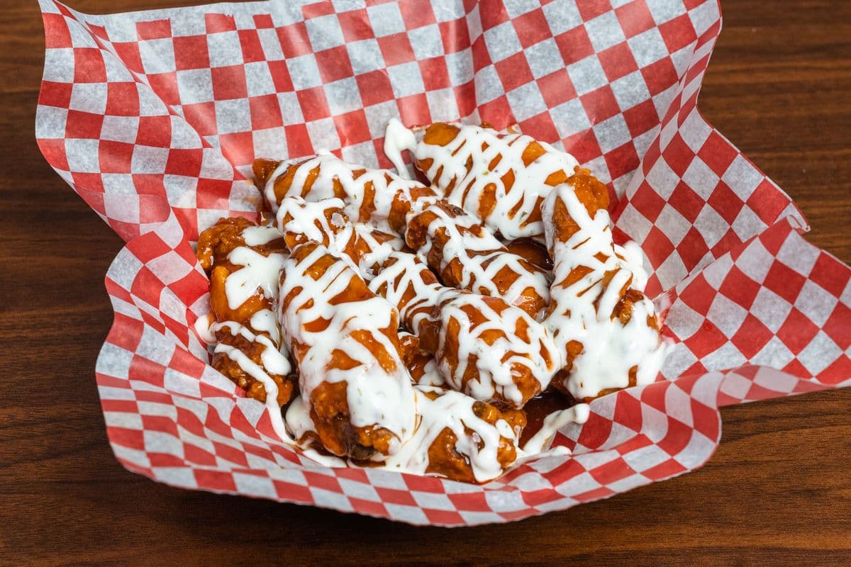 One Pound of Wings with One Flavour (Bone-In)