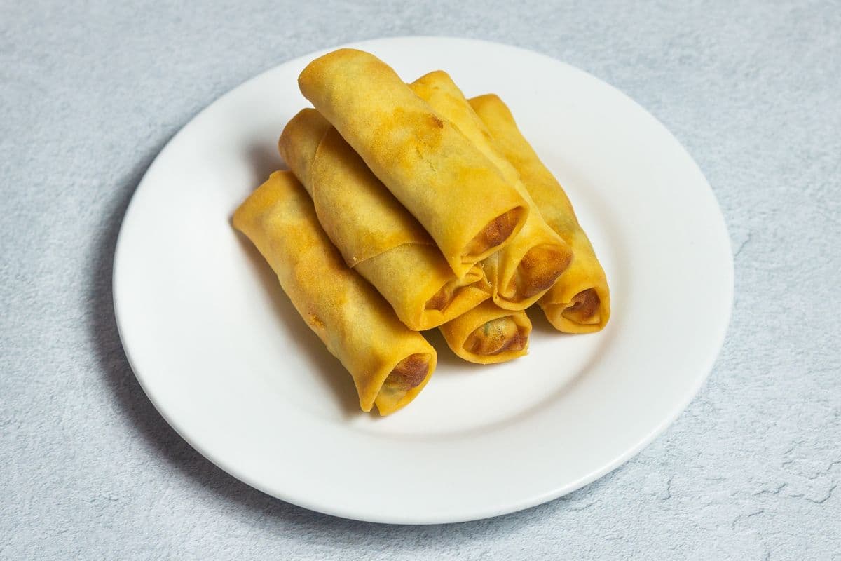 7. Spring Roll (6 pcs)