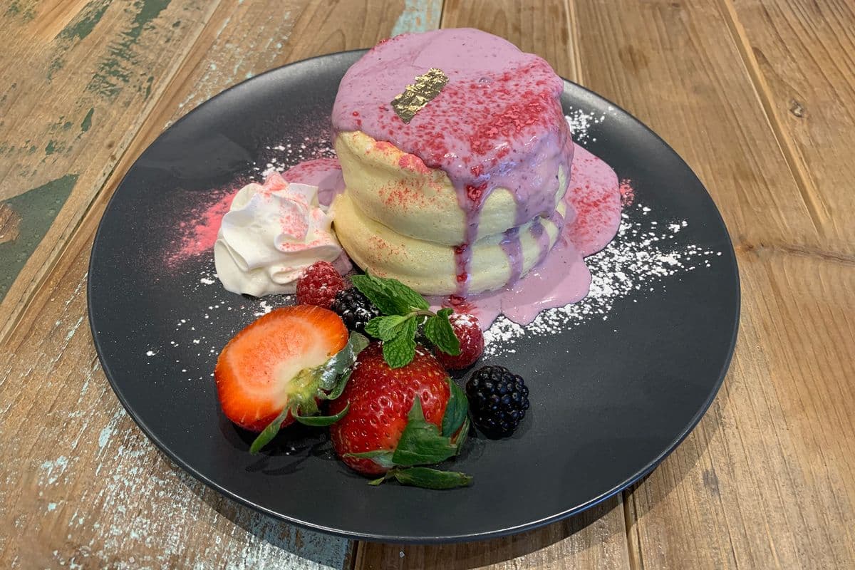 Yogurt Berry Soufflé Pancake
