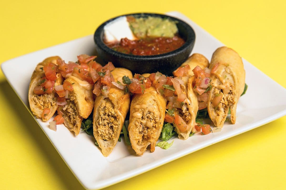 Taquitos (6 pcs)