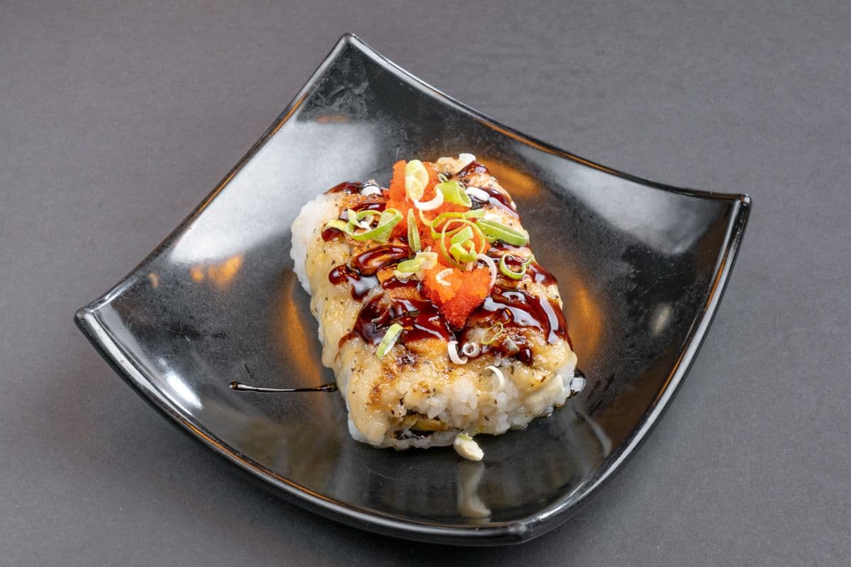 9. Baked Salmon Roll (8 pcs)