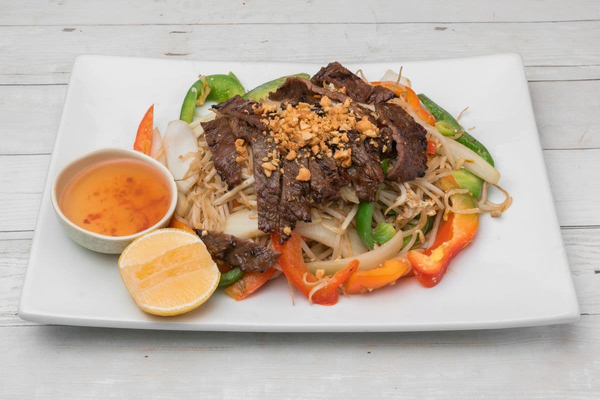Pad thaï au boeuf et aux légumes / Beef Vegetable Pad Thai