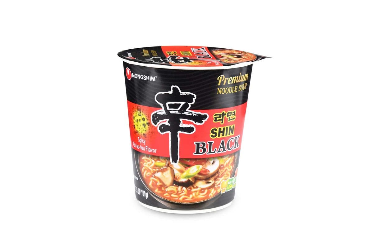 Nongshim Shin Black Cup Noodles (101 g)
