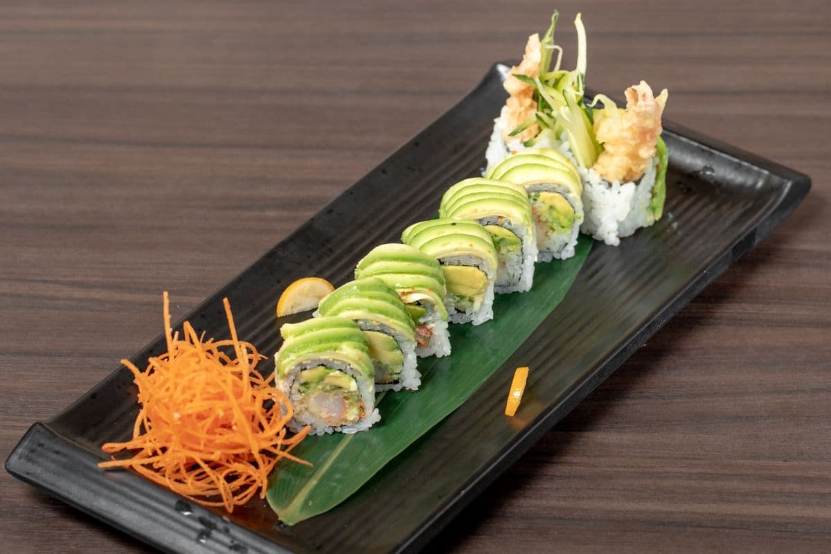 3. Green Dragon Roll (8 pcs)