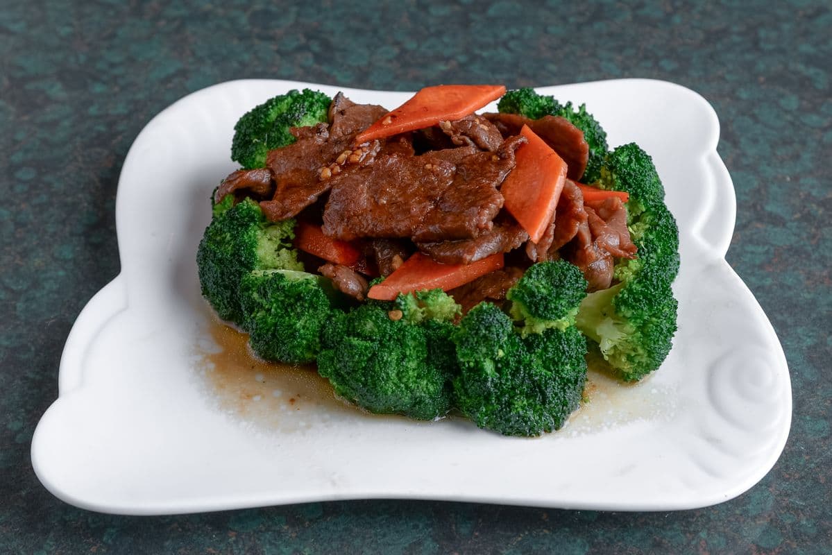 EB5. Beef with Broccoli