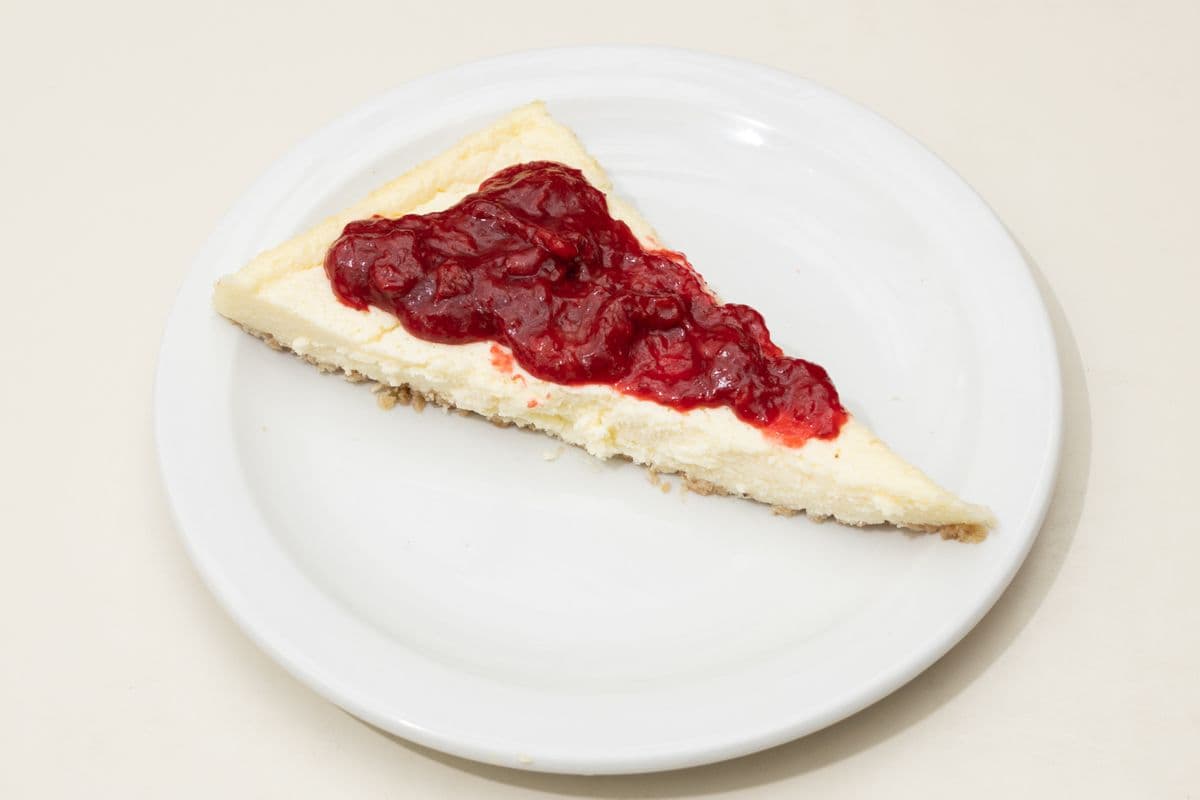 Strawberry Cheesecake (1 Slice)
