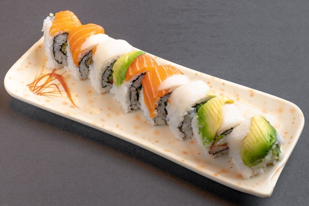 126. Rainbow Roll (8 pcs)