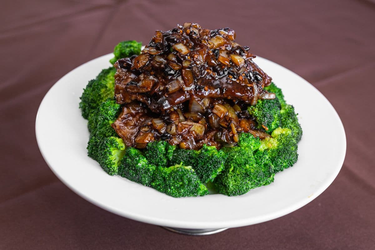 Beef Tenderloin in Peppercorn Sauce on Rice