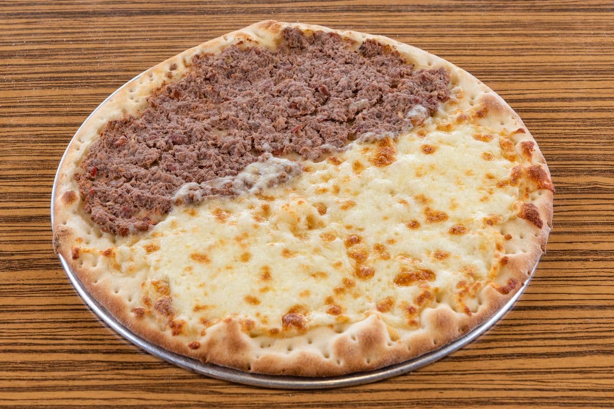 Pita à la viande (Lahmajine) et fromage / Meat (Lahmajine) and Cheese Pita