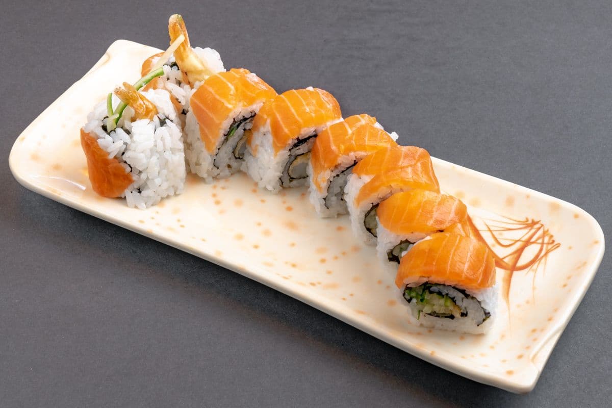 132. Red Dragon Roll (8 pcs)
