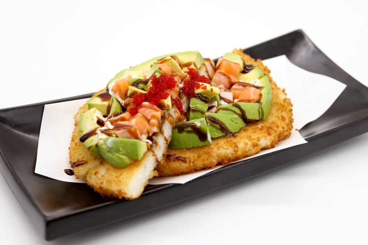SalmonAvo Sushi Pizza
