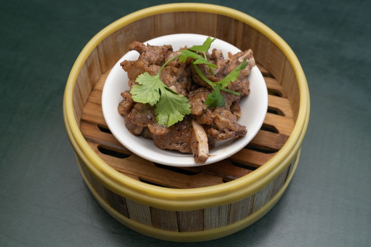 D28. Beef Short Ribs with Black Pepper Sauce