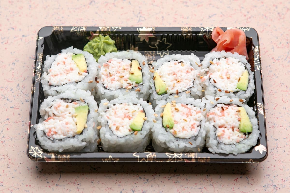 16. California Roll (8 pcs)
