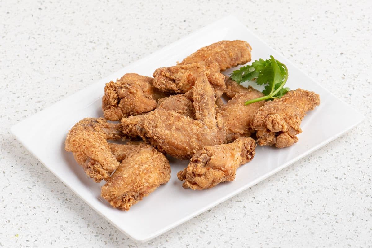 A06. Deep-Fried Chicken Wings (5-10 pcs)