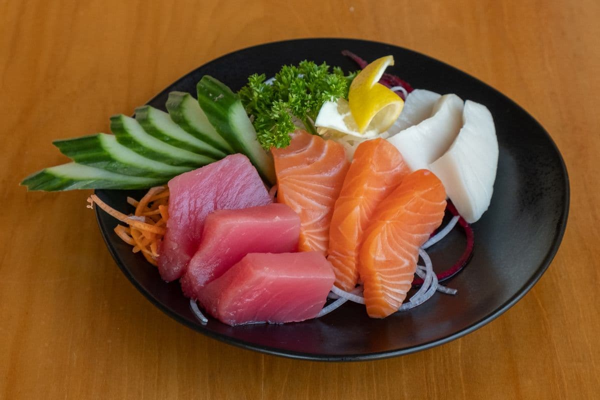 Sashimi Appetizer (8pcs)