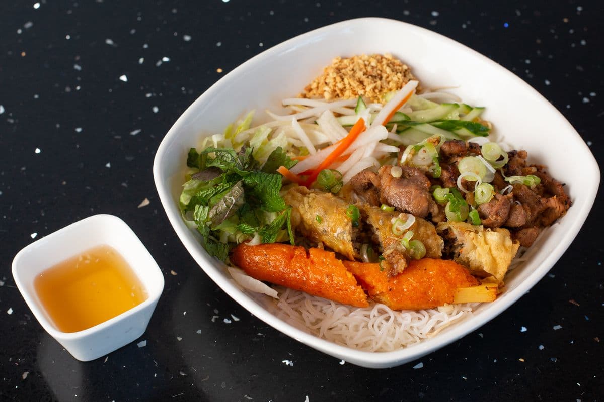 301. Three-Topping Vermicelli - Bun ( 3 Loai )