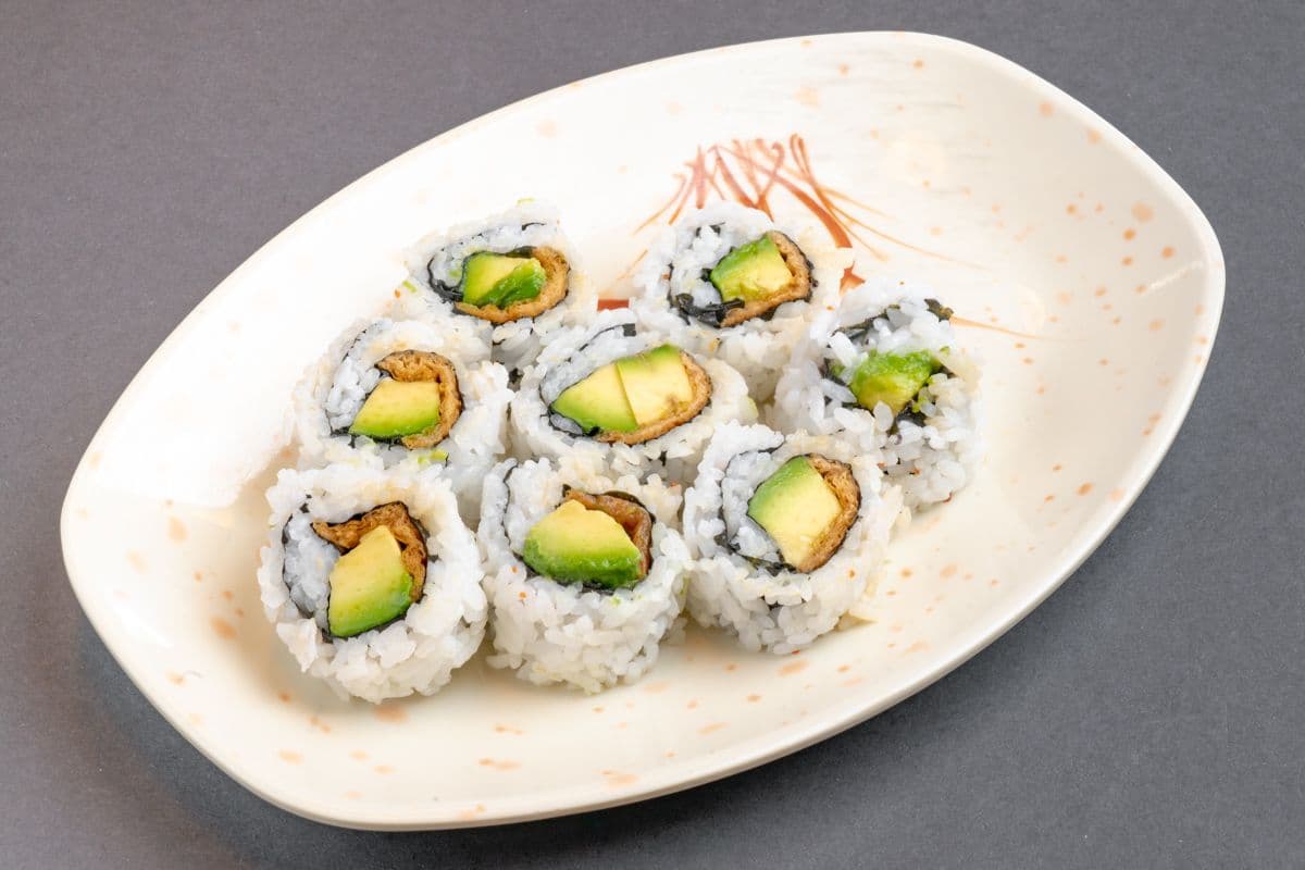 111. Tofu/Avocado Roll (8 pcs)