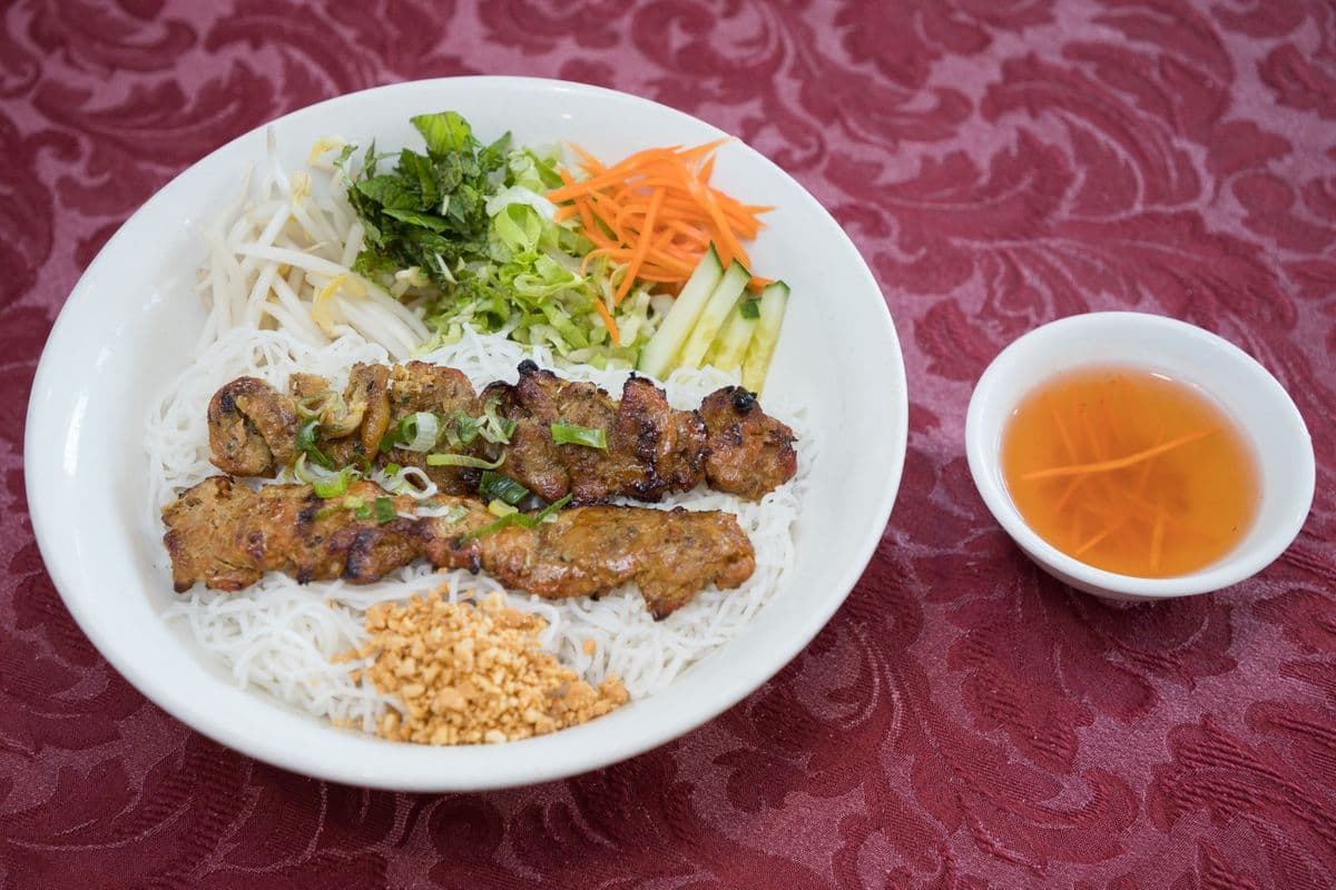 25. Grilled Pork and Spring Rolls with Vermicelli - Bun Thit Nuong, Cha Gio