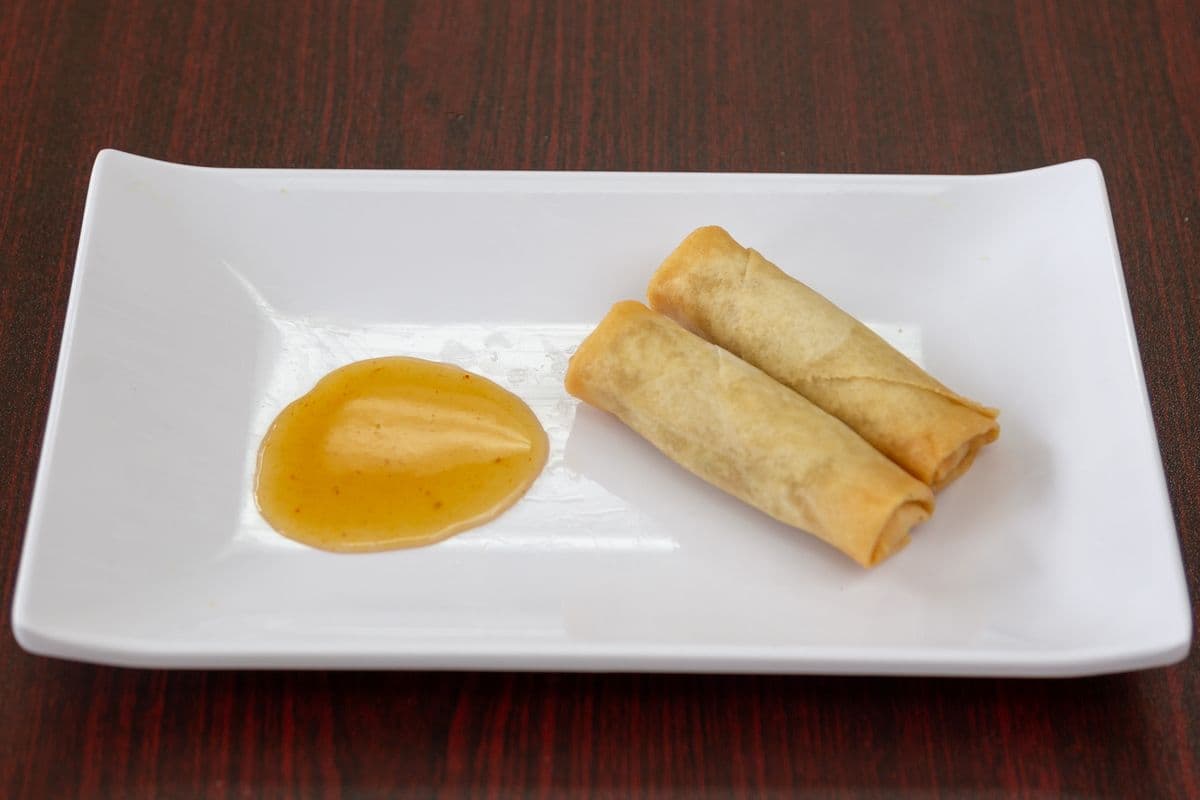 02. Vegetable Spring Rolls (2pcs)