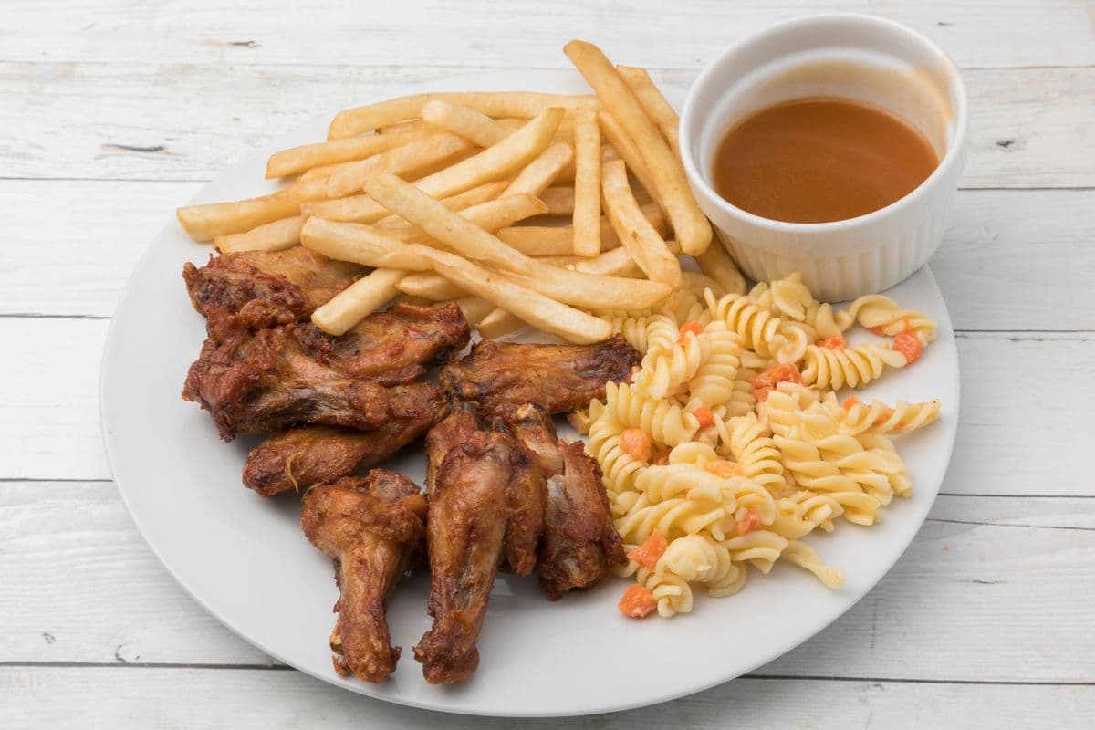 Plat de neuf ailes de poulet (pour adultes)